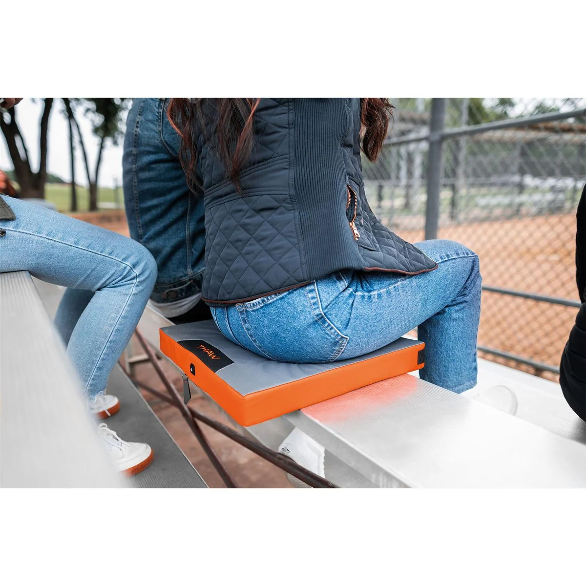 Rechargeable Heated Seat Pad (with battery) THA-BOD-0015-G - Image 3