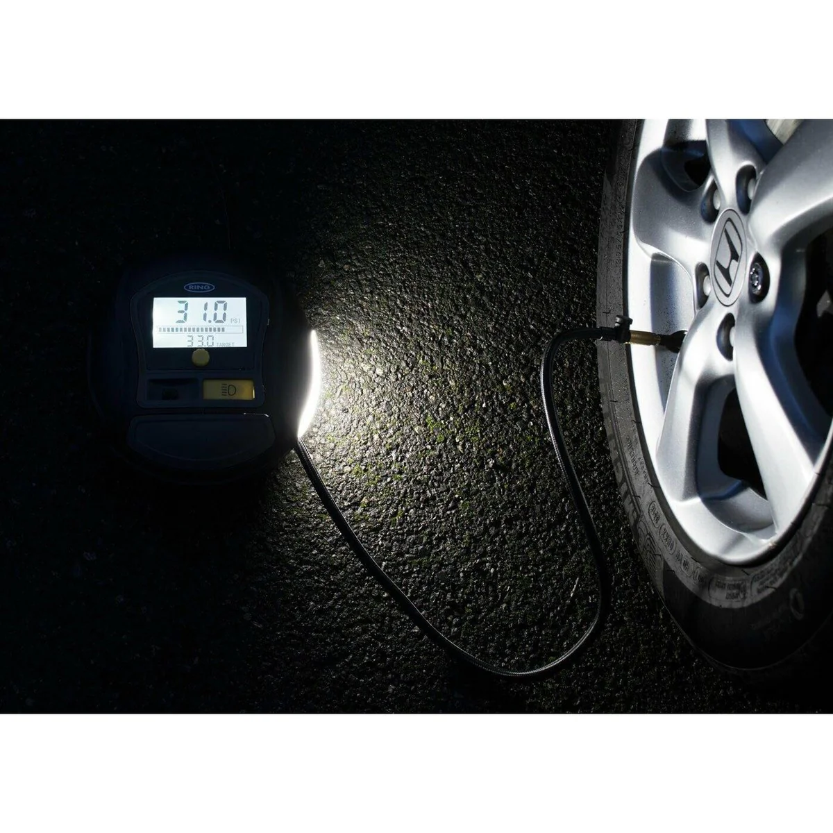 Ring 12v Rapid Digital Tyre Inflator - Image 3