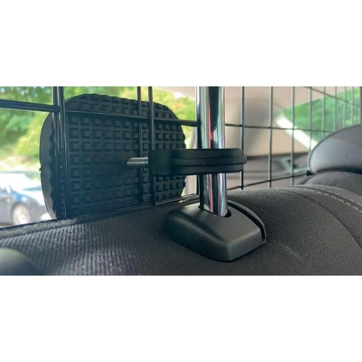 Sakura SS5453 Car Partition SUV Dog Guard Mesh Headrest In Black - Image 3