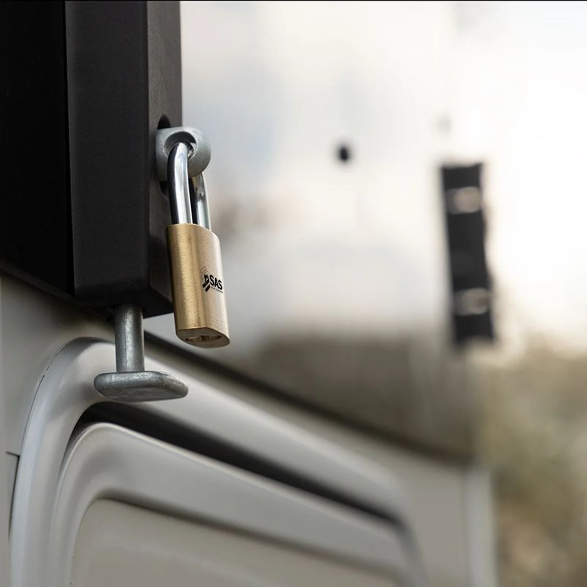 SAS SAS UB40 Padlock, 40mm Brass body, pack of 2 - Image 2