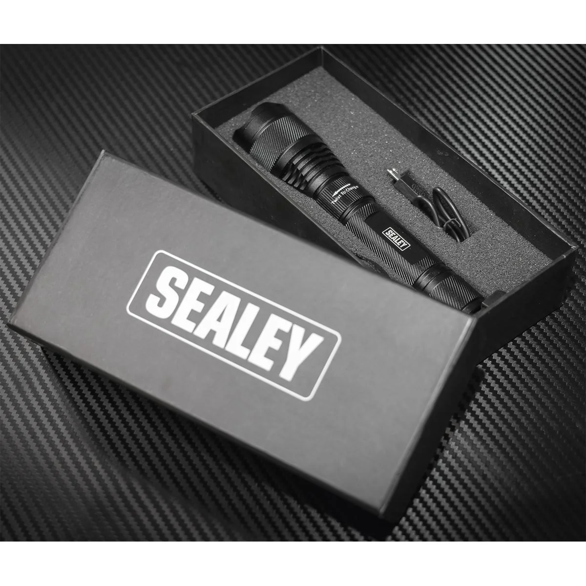 Sealey 10W Cree LED Rechargable USB Aluminium Torch Light Adjustable Focus - Image 6