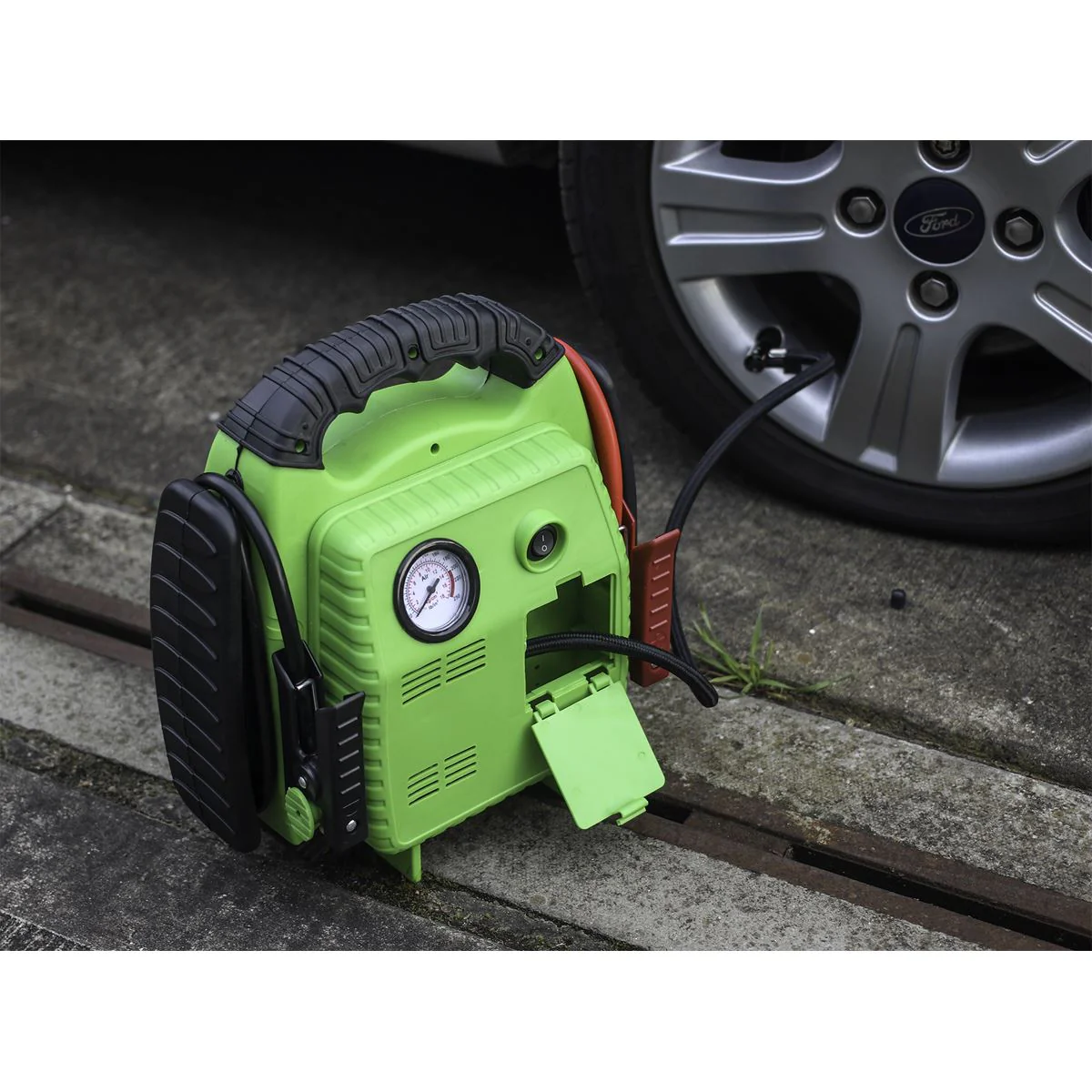 Sealey 12V RoadStart Emergency Power Pack 900 Peak Amps Car Battery Booster - Image 9
