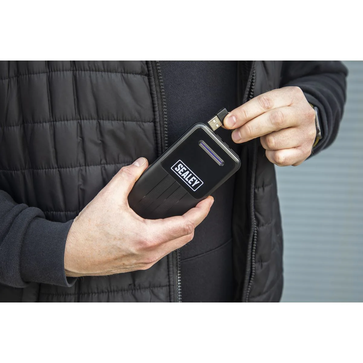 Sealey Portable Power Bank 10W 10000mAh SPB101 - Image 7