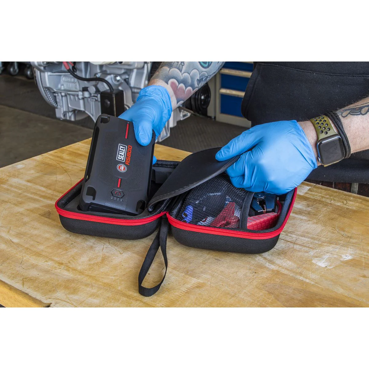Sealey RoadStartï 800A 12V Lithium-ion Jump Starter Power Pack RS800 - Image 7