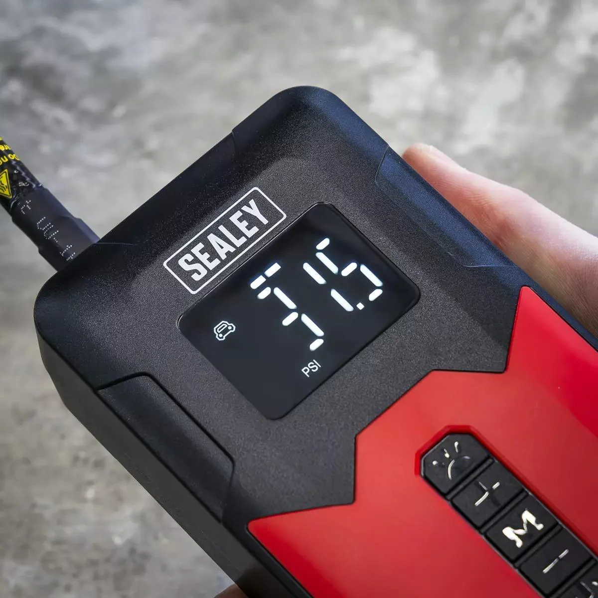 Sealey Tyre Inflator & Power Bank with Worklight Rechargeable 12v, CTI140 - Image 6