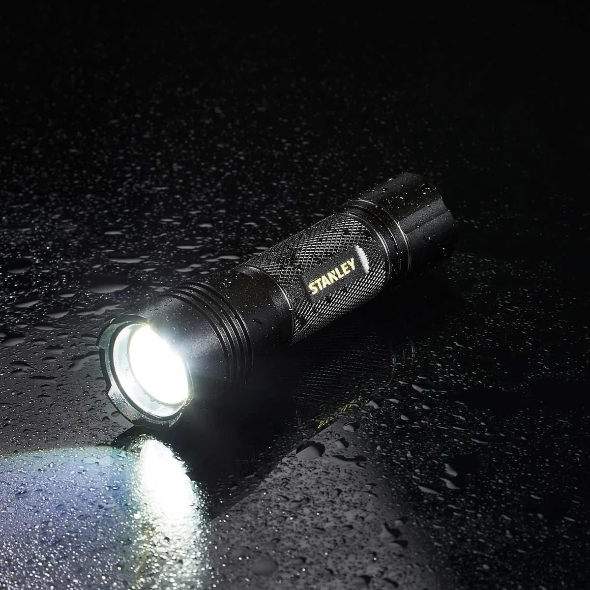 Stanley Adjustable LED Torch (350lm / 3W) - Image 2