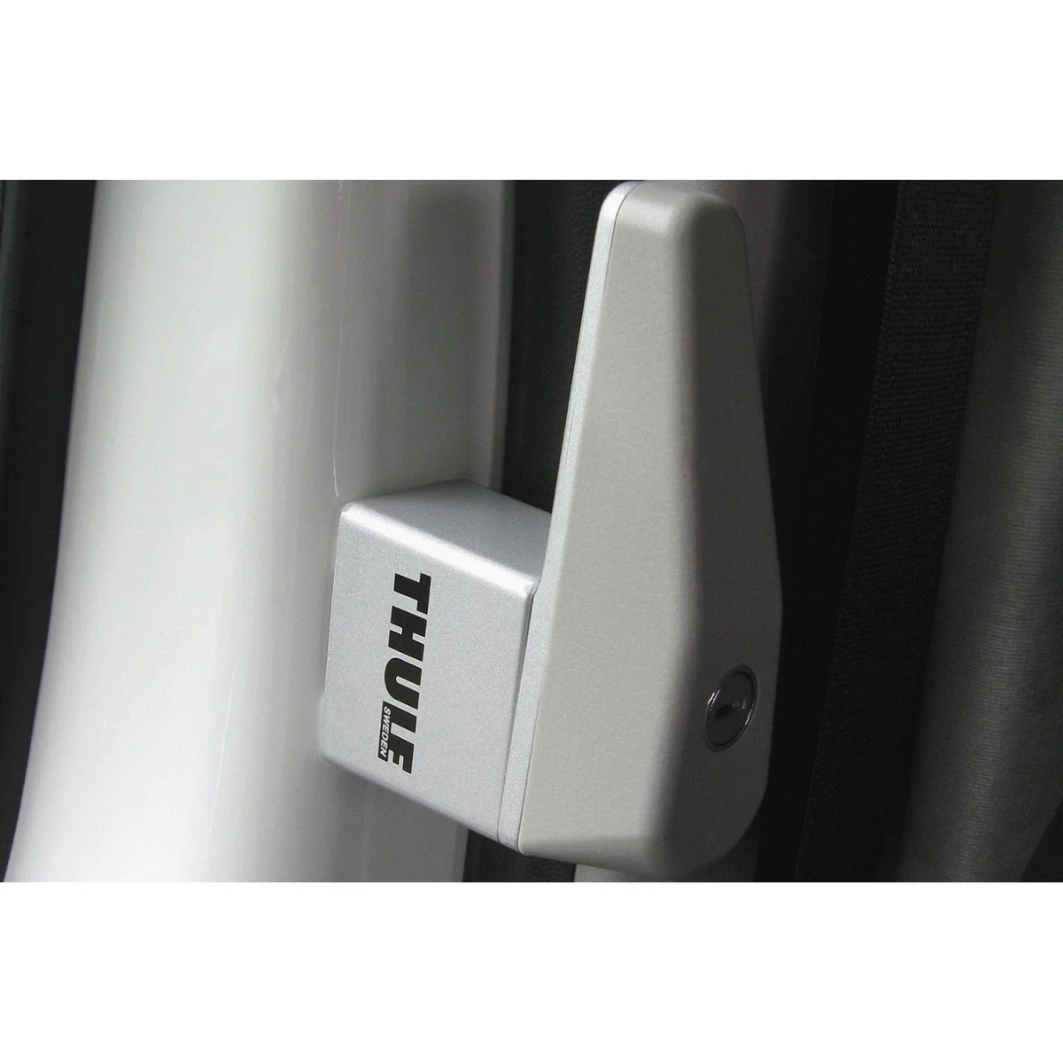 Thule Cab Lock 2-Pack for Sprinter/Crafter/Master/Movano - Image 3