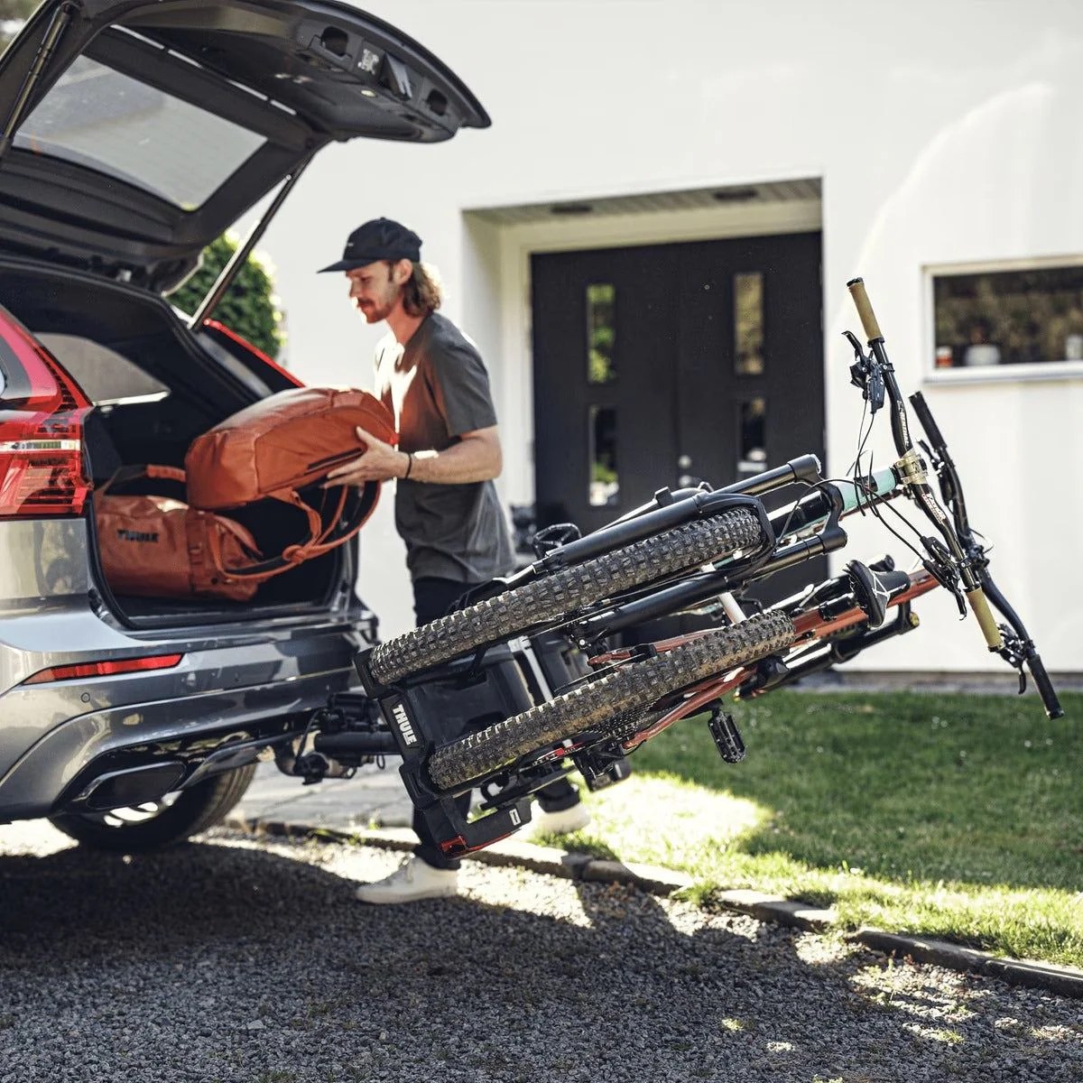 Thule EasyFold XT three-bike platform towbar bike rack black/aluminium Towbar Bike Rack - Image 3