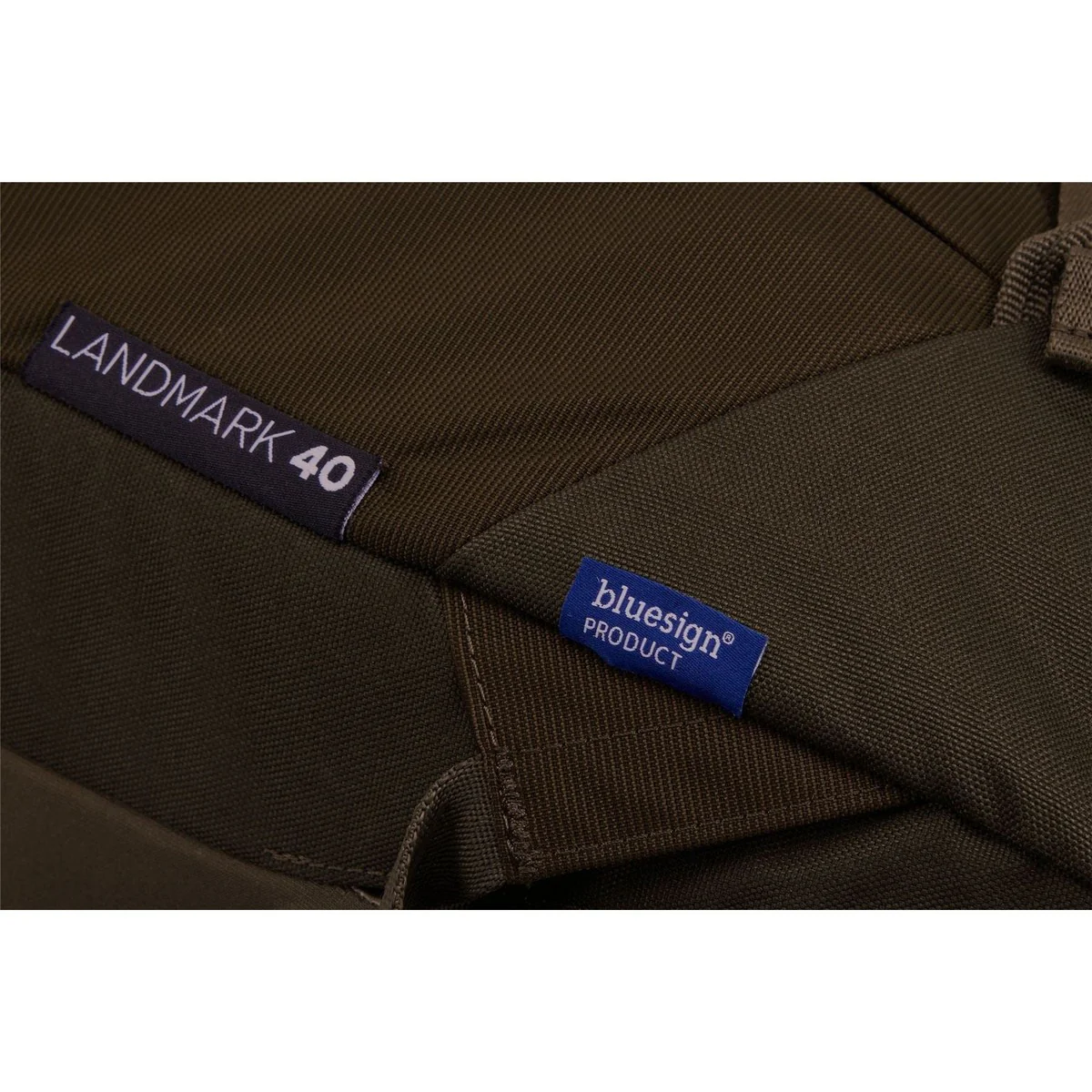 Thule Landmark 40L travel pack deep khaki - Image 6