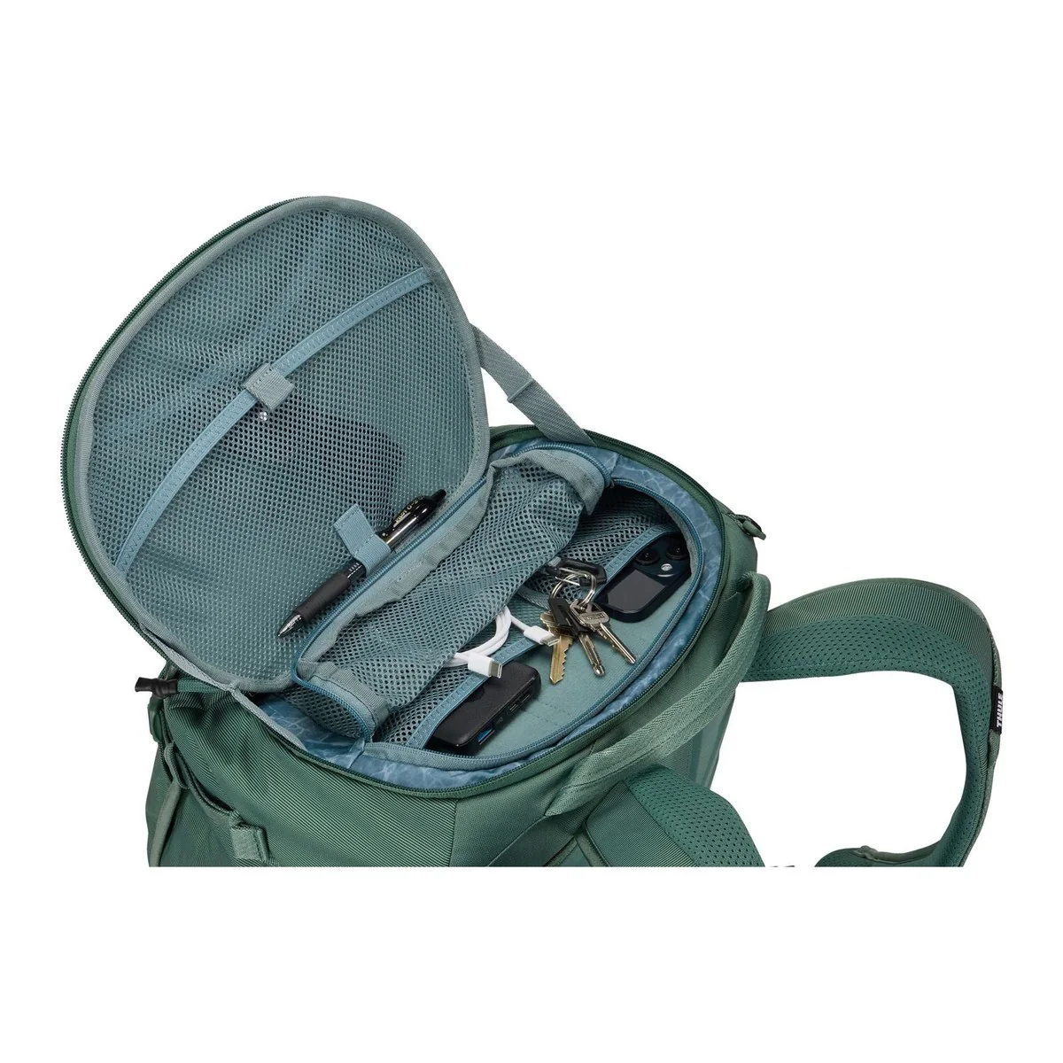 Thule Landmark 40L travel pack hazy green - Image 11