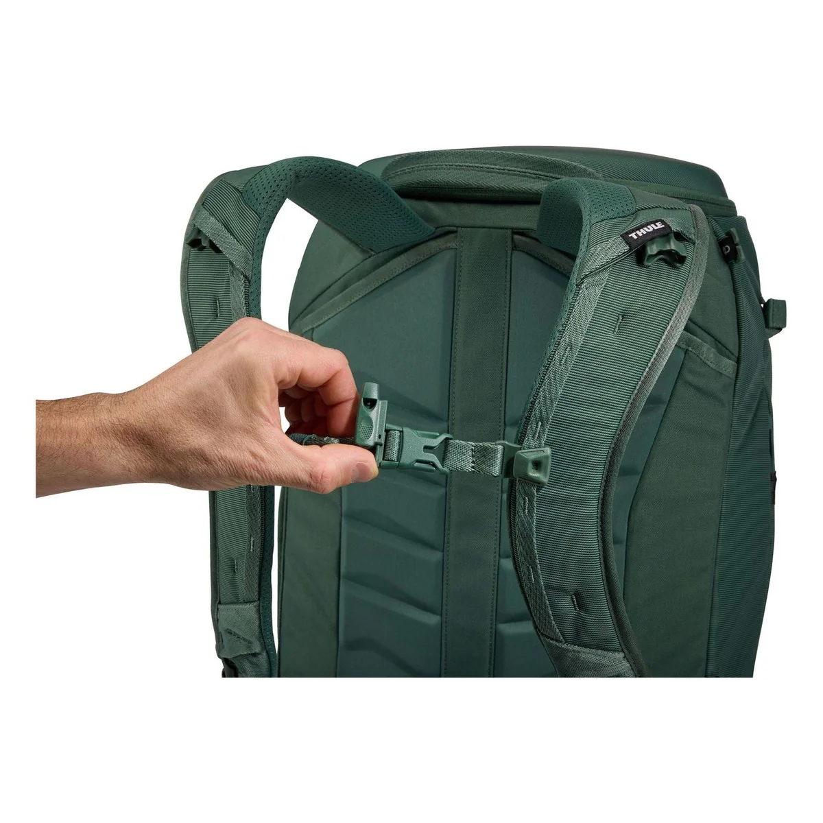 Thule Landmark 60L travel pack hazy green - Image 7