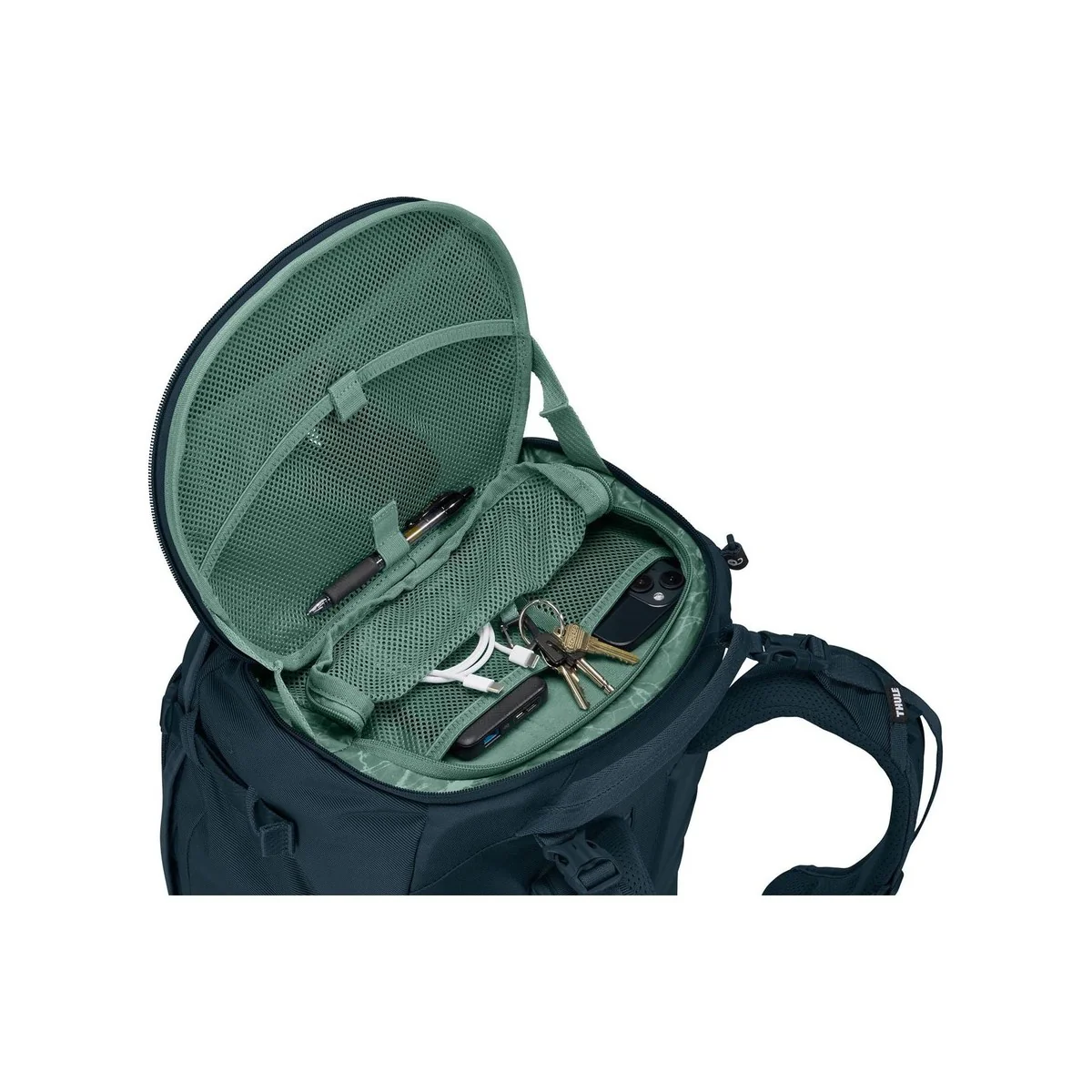 Thule Landmark 60L Women's travel pack darkest blue - Image 4