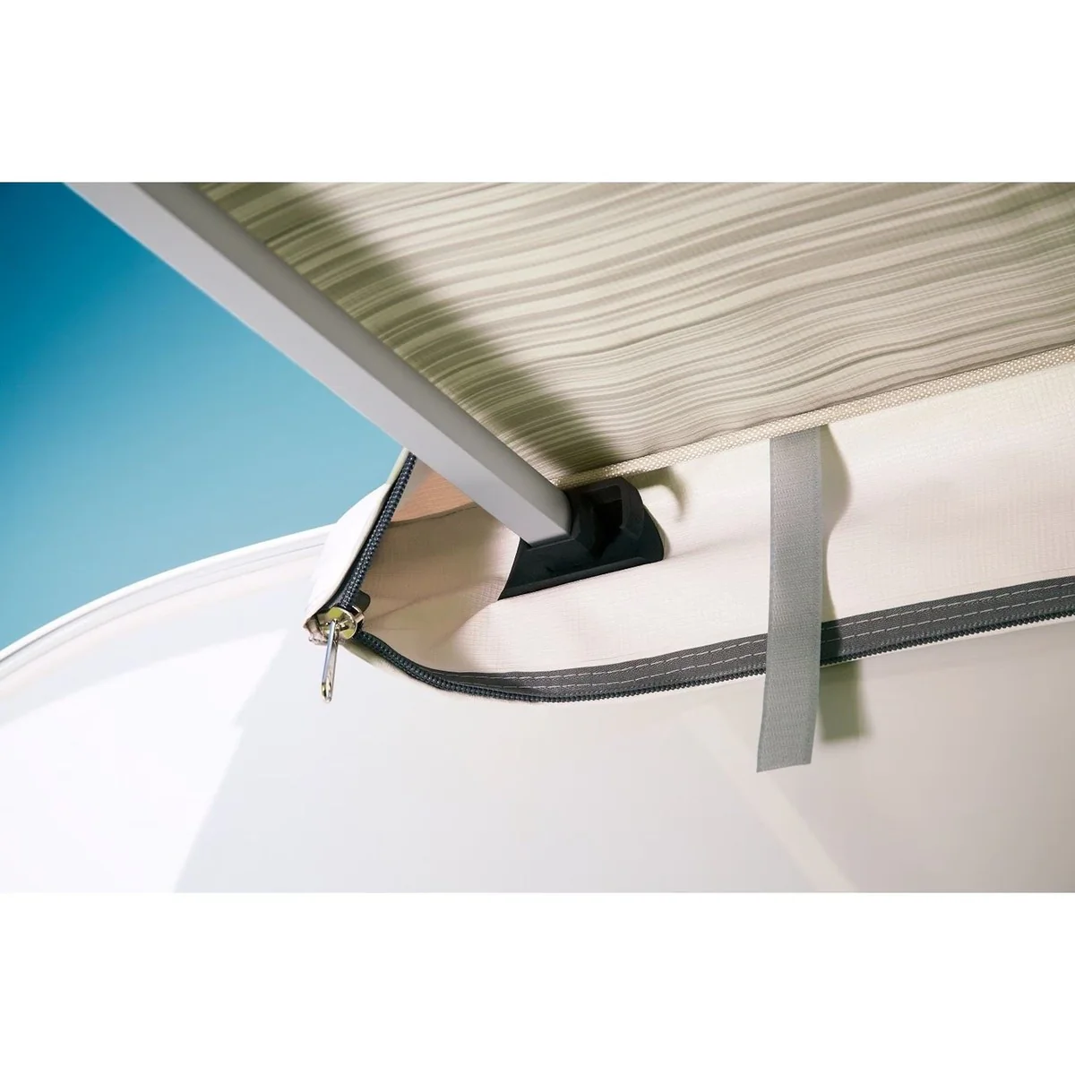 Thule Omnistor 1200 awning 3.75x2.50m white - Image 6