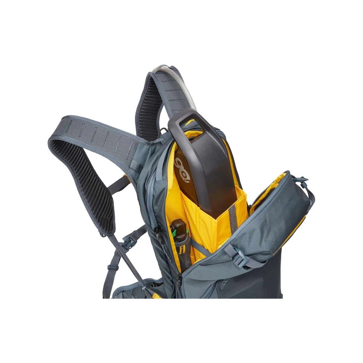 Thule Rail Rucksack 18L Dark Slate Grey Hydration Pack - Image 3
