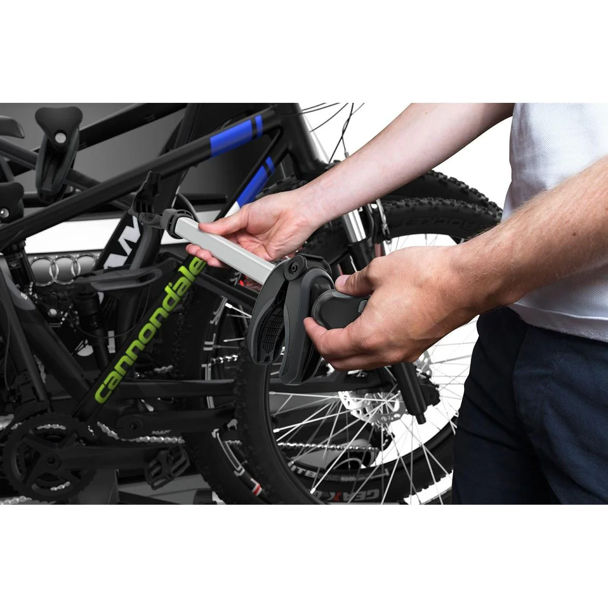 Thule Velo Space XT three-bike platform towbar bike rack black/aluminium Towbar Bike Rack - Image 7