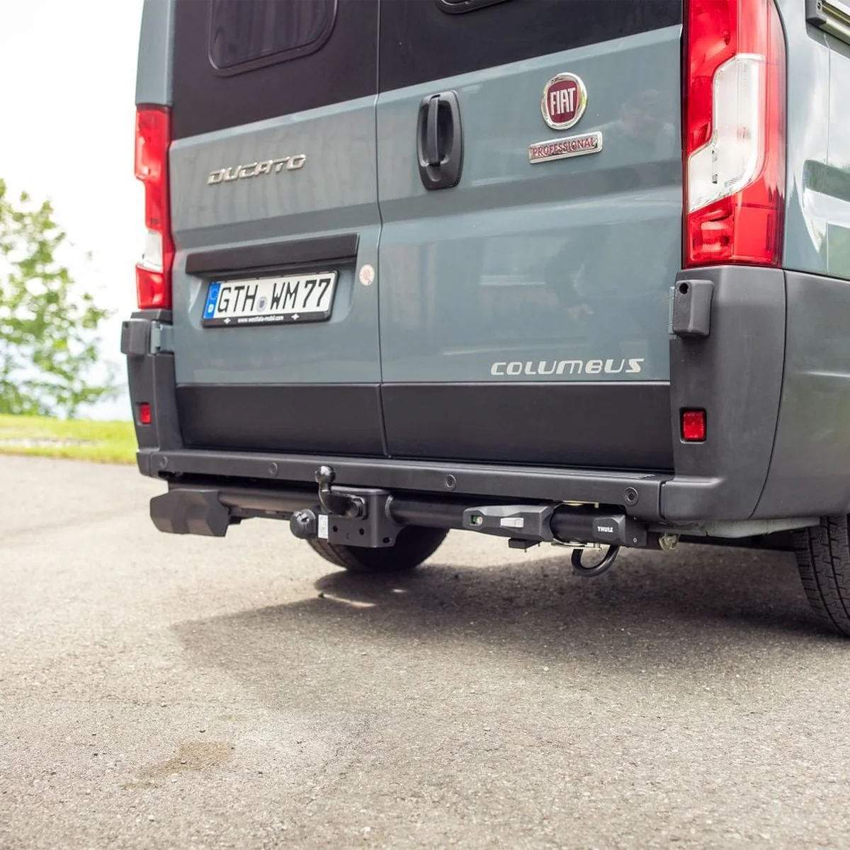 Thule VeloSwing Bumper for Vans with Parking Sensor - Image 4