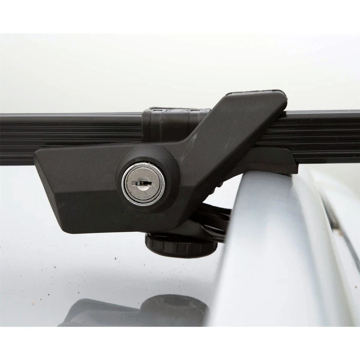 Summit Roof Bars For Raised Rails Cars - Image 4