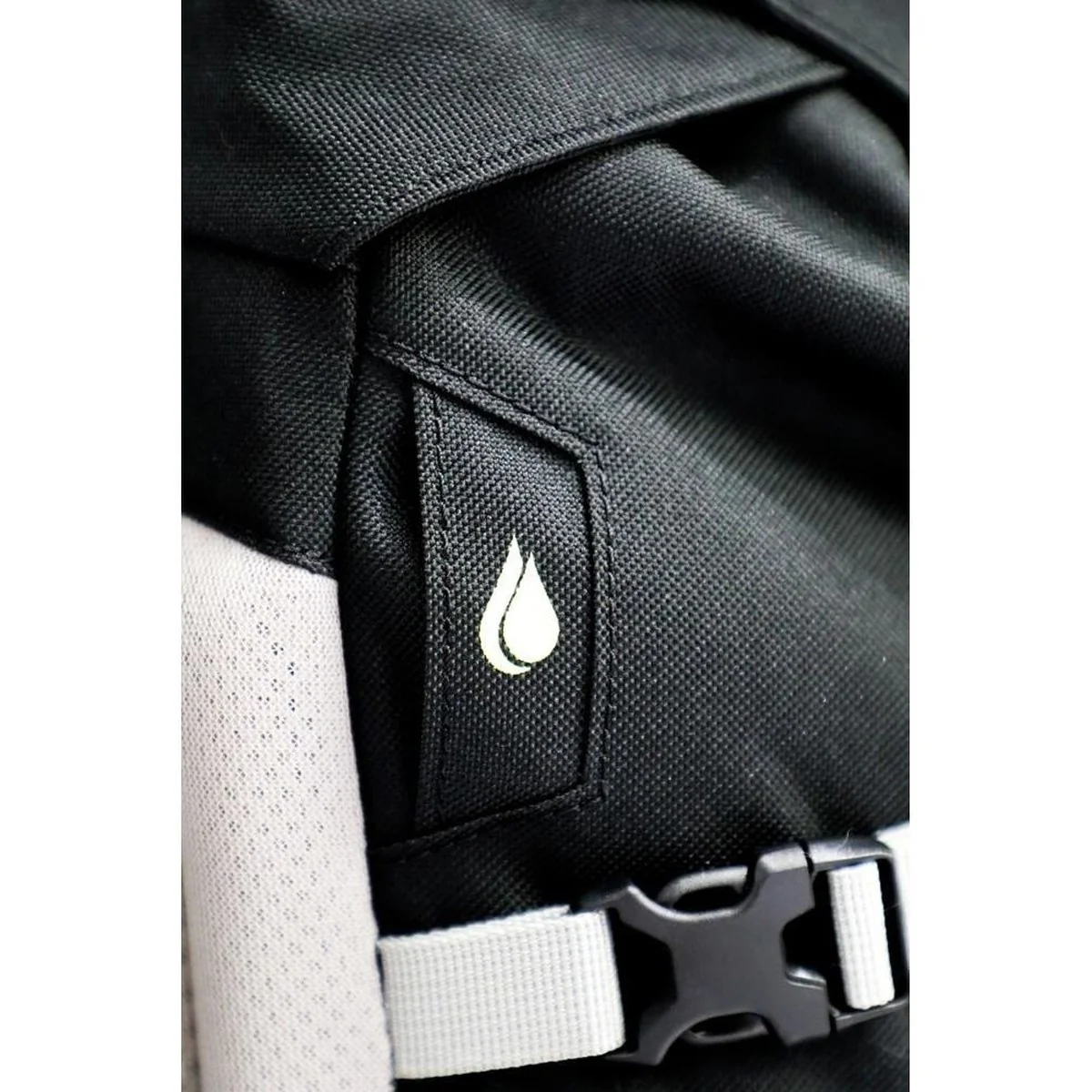 Vango Contour 65 Black Rucksack Backpack - Image 7