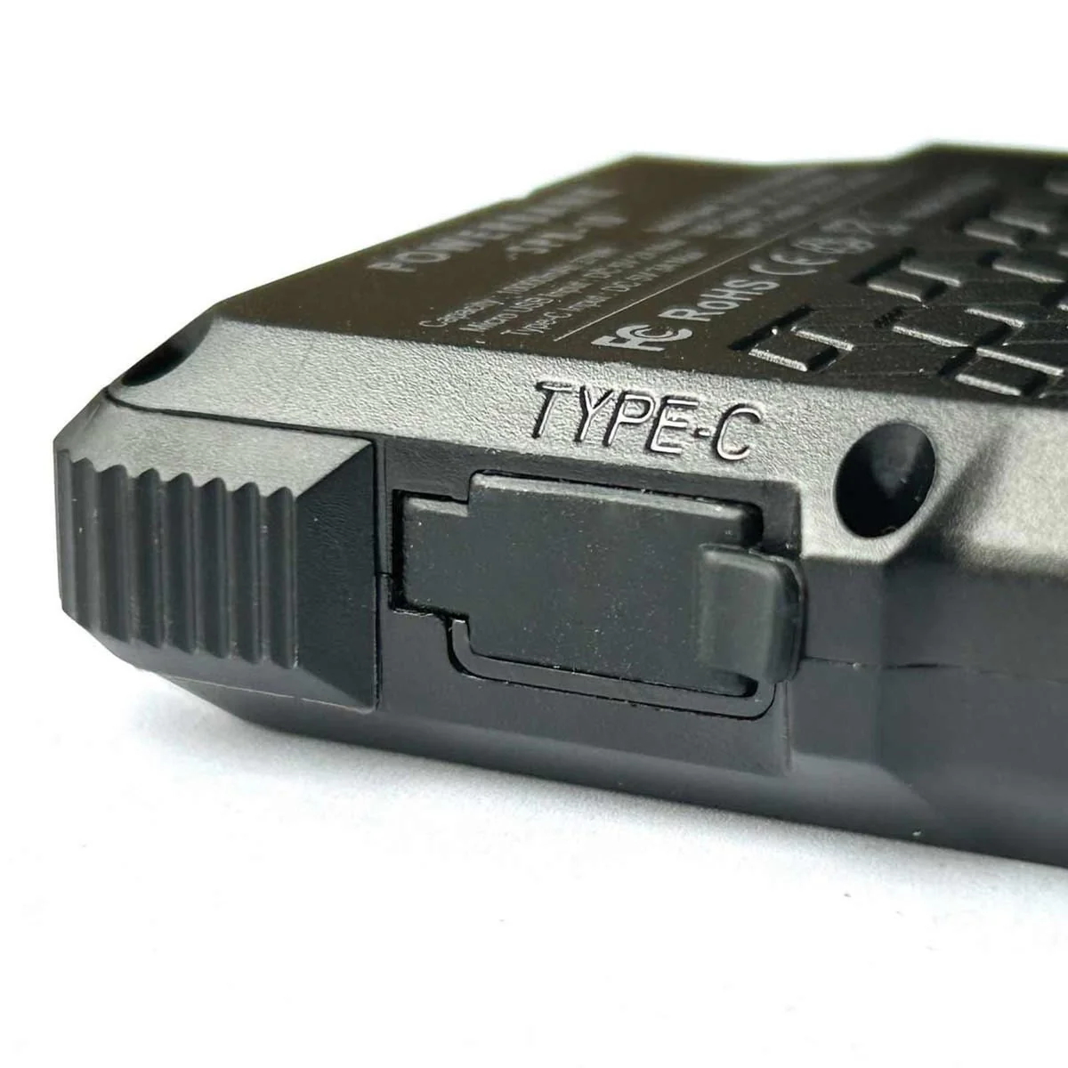 Wolf Outdoors SPB-10 Solar Power Bank Black Edition - Image 3
