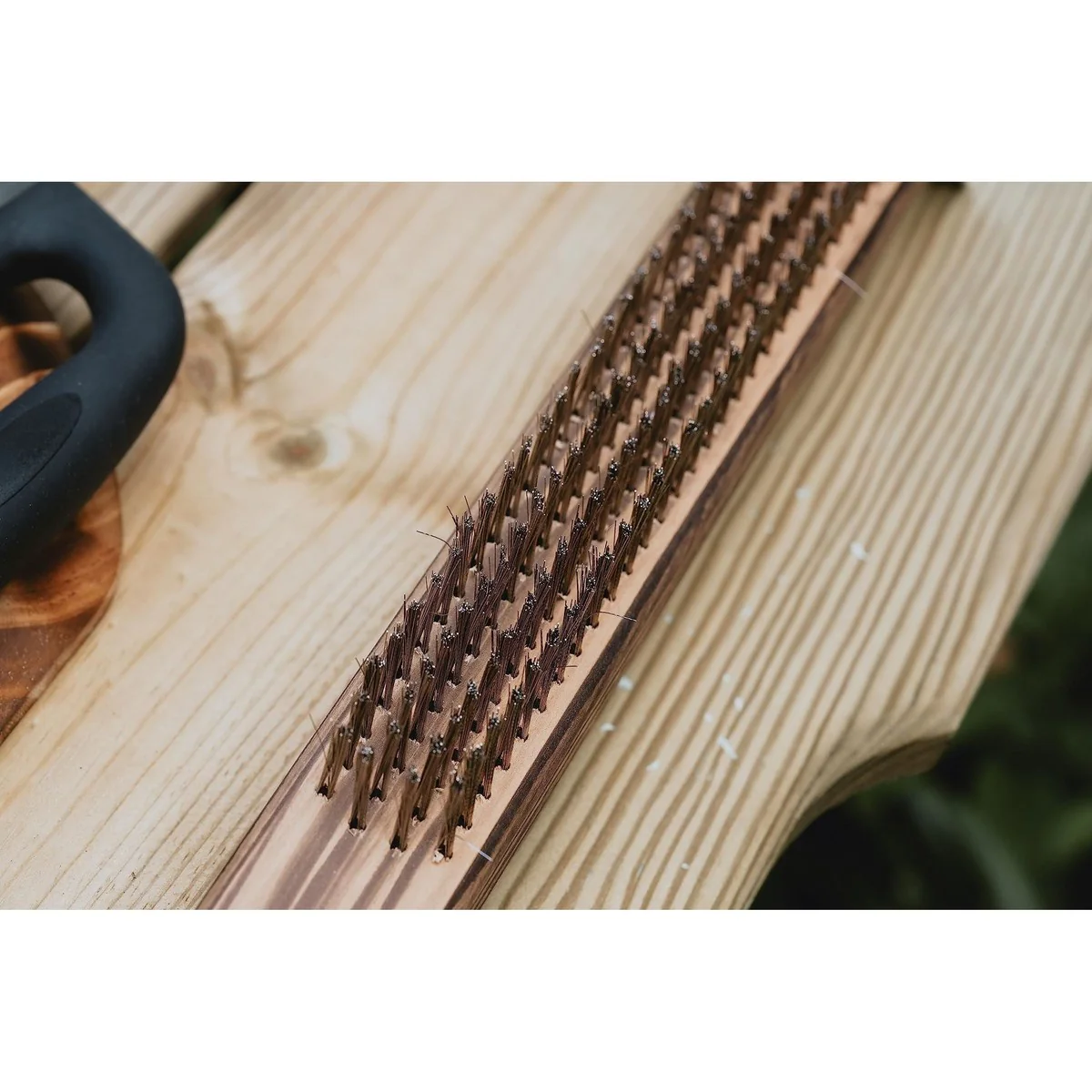 Wooden Handle Wire Brush GP090401 - Image 5